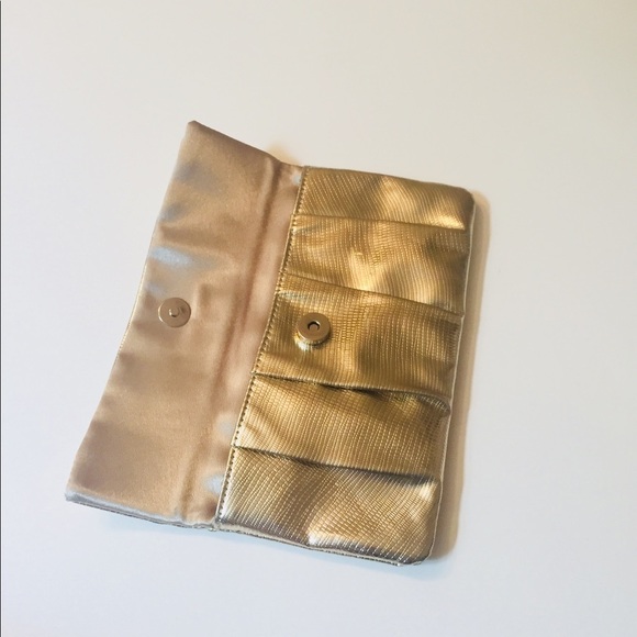 NWOT shiny gold clutch for events or wedding day - Picture 5 of 7